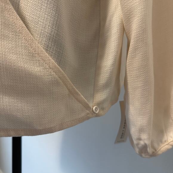 NWT Vetta Capsule Versatile Gathered Sleeve Wrap Top Cream Color Size XL - Picture 11 of 16